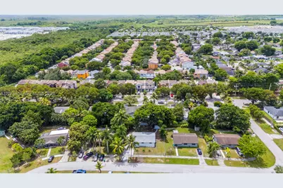 655 SW 6th Ter, Florida City, FL 33034 - Photo 12