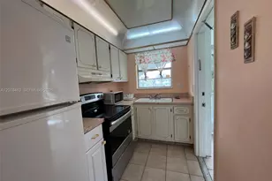 581 Blue Heron Dr, Hallandale Beach, FL 33009 - Photo 12