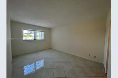 581 Blue Heron Dr #212-B, Hallandale Beach, FL 33009 - Photo 16