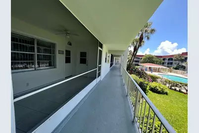 581 Blue Heron Dr #212-B, Hallandale Beach, FL 33009 - Photo 4