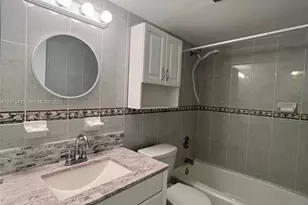 581 Blue Heron Dr, Hallandale Beach, FL 33009 - Photo 24