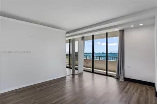 11113 Biscayne Blvd, Miami, FL 33181 - Photo 32