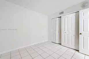 2441 NW 13th St, Miami, FL 33125 - Photo 14