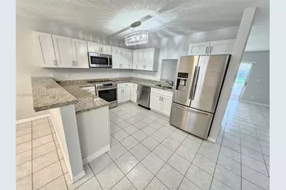 9505 NW 42nd St #9505, Sunrise, FL 33351 - Photo 4