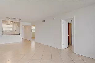 114 Lake Emerald Dr, Oakland Park, FL 33309 - Photo 4