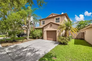 2019 SE 13th St, Homestead, FL 33035 - Photo 2
