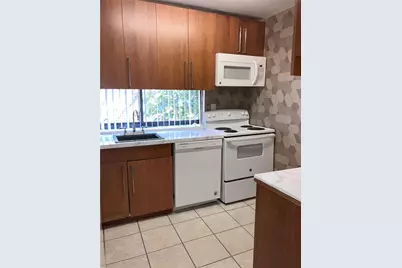 17011 N Bay Rd #205, Sunny Isles Beach, FL 33160 - Photo 4