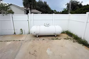 405 Mc Kinley, Lehigh Acres, FL 33972 - Photo 24