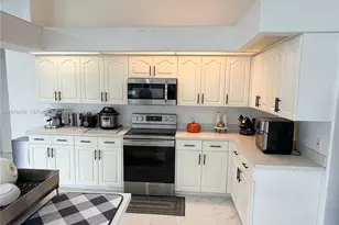 405 Mc Kinley, Lehigh Acres, FL 33972 - Photo 4