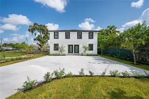 528 NW 13th St, Florida City, FL 33034 - Photo 1