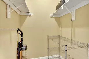 600 NE 25th St, Miami, FL 33137 - Photo 16