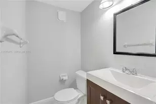 600 NE 25th St, Miami, FL 33137 - Photo 10