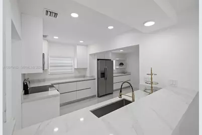 10901 SW 47th Ter, Miami, FL 33165 - Photo 8
