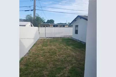730 E 17th St, Hialeah, FL 33010 - Photo 16