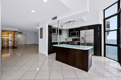 6423 Collins Ave #1702, Miami Beach, FL 33141 - Photo 32