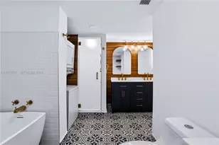6423 Collins Ave, Miami Beach, FL 33141 - Photo 62