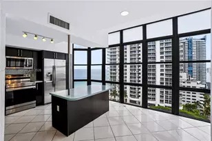 6423 Collins Ave, Miami Beach, FL 33141 - Photo 30