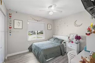 7456 W 34th Ln, Hialeah, FL 33018 - Photo 12
