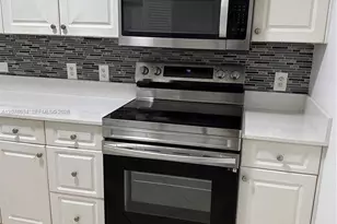 9640 NW 2nd St, Pembroke Pines, FL 33024 - Photo 12