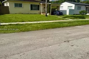 270 NE 169th St, North Miami Beach, FL 33162 - Photo 2