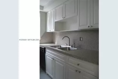 7370 SW 82nd St #E120, Miami, FL 33143 - Photo 2