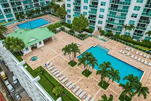 41 SE 5th St, Miami, FL 33131 - Photo 8