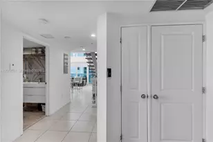 41 SE 5th St, Miami, FL 33131 - Photo 14