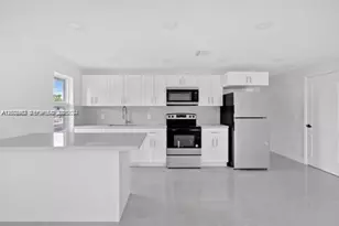 655 SW 5th St, Homestead, FL 33030 - Photo 1