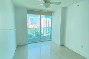 41 SE 5th St, Miami, FL 33131 - Photo 4