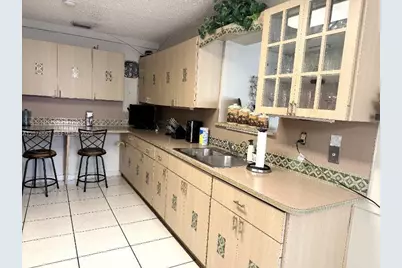 1340 W 36th St, Hialeah, FL 33012 - Photo 4