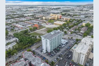 1825 W 44th Pl #401, Hialeah, FL 33012 - Photo 28