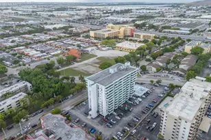 1825 W 44th Pl, Hialeah, FL 33012 - Photo 28