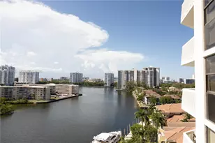 1000 W Island Blvd, Aventura, FL 33160 - Photo 8