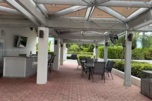 1000 W Island Blvd, Aventura, FL 33160 - Photo 40