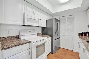90 Alton Rd, Miami Beach, FL 33139 - Photo 18