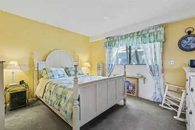 1557 N 15th Ter, Hollywood, FL 33020 - Photo 10