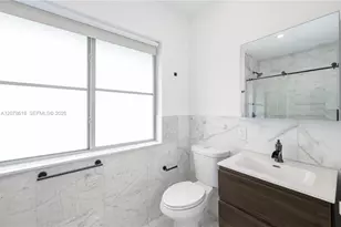 557 Meridian Ave, Miami Beach, FL 33139 - Photo 8