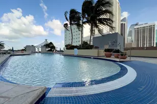 253 NE 2nd St, Miami, FL 33132 - Photo 34