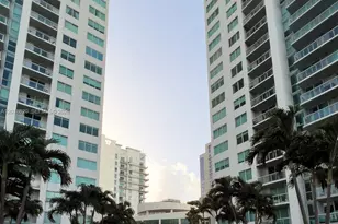 253 NE 2nd St, Miami, FL 33132 - Photo 32