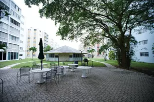 300 NE 12th Ave, Hallandale Beach, FL 33009 - Photo 4