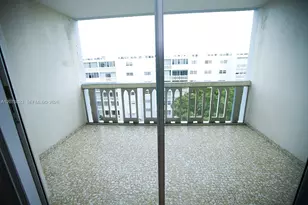 300 NE 12th Ave, Hallandale Beach, FL 33009 - Photo 8