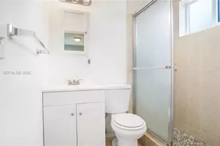 903 NE 2nd St, Hallandale Beach, FL 33009 - Photo 14