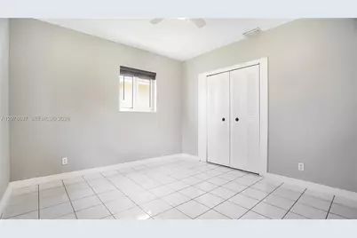 903 NE 2nd St, Hallandale Beach, FL 33009 - Photo 26