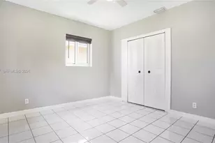 903 NE 2nd St, Hallandale Beach, FL 33009 - Photo 26