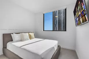121 NE 5th St, Miami, FL 33132 - Photo 14