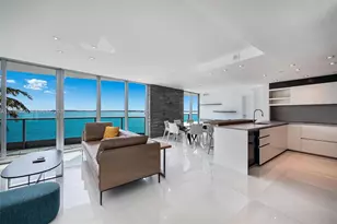 1331 Brickell Bay Dr, Miami, FL 33131 - Photo 2