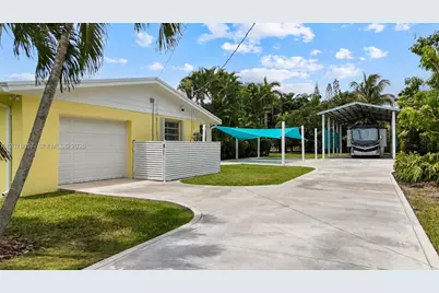 19345 SW 312th St, Homestead, FL 33030 - Photo 12