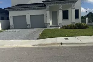 18903 SW 317th Ter, Homestead, FL 33030 - Photo 2