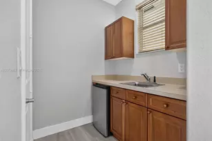 1371 Victoria Isle Dr, Weston, FL 33327 - Photo 108