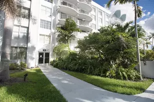 486 NW 165th St Rd, Miami, FL 33169 - Photo 10